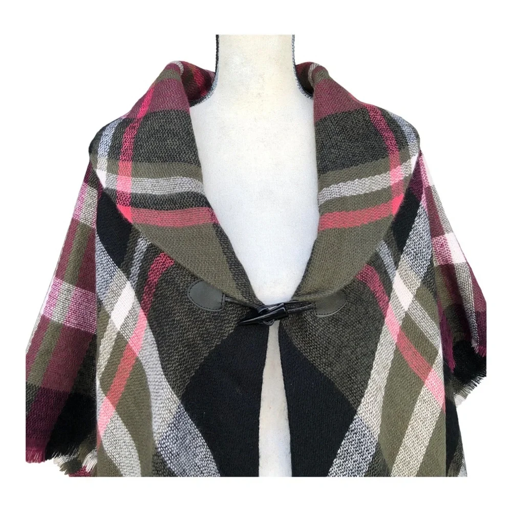 MODENA Women’s Shawl One Size Fits All Multi Color Plaid‎ Fringed Loose Knit.